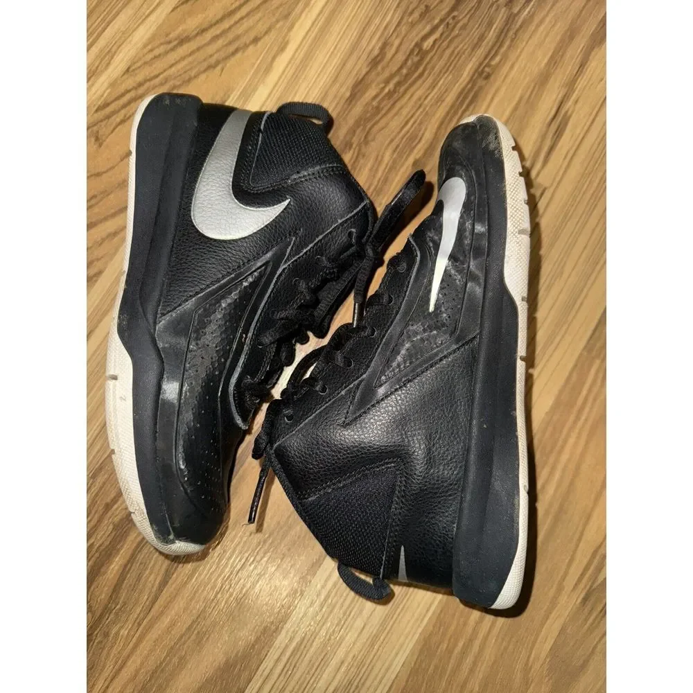 Nike Team Hustle D7‎ Boys Basketball Sneaker Shoes Black Size 1Y 1 Youth